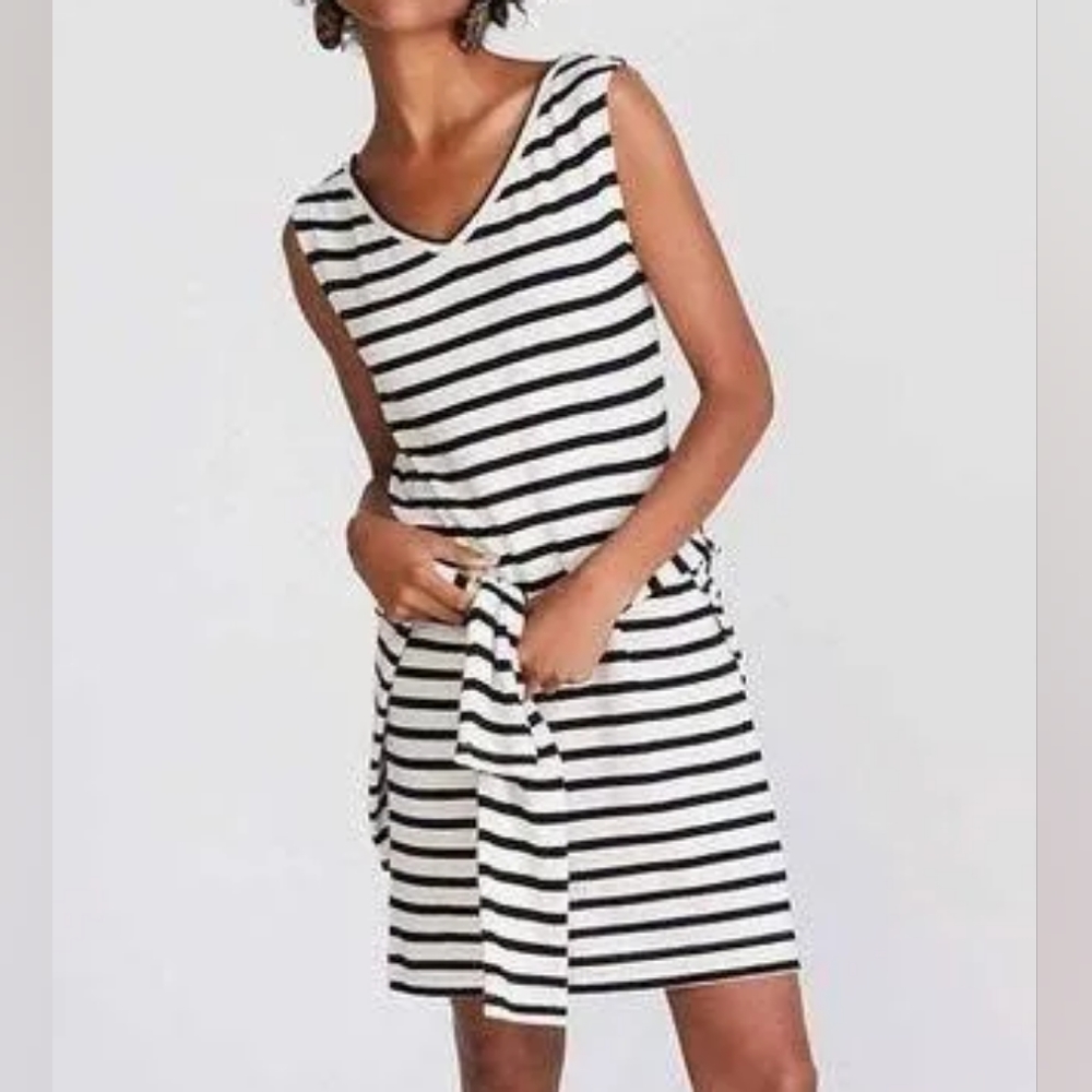 NWOT Lou & Grey Striped V-Neck Black Cream Combo Sleeveless Knit Dress Small